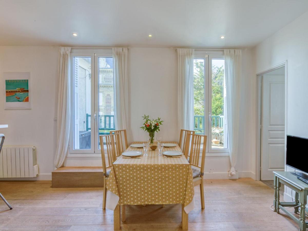 Apartment Les Roches By Interhome ทรูวิลล์-ซูร์-แมร์ ภายนอก รูปภาพ